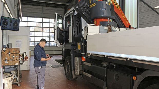 Die Werkstattausrüstung von Stebag umfasst auch einen Bremsenprüfstand für Lkw.