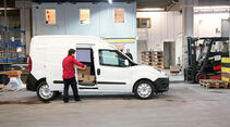  Fiat Doblò Cargo, Laderaum, Seite
