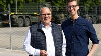  Thomas Müller (links), Ex-CEO des Rüstungskonzerns Hensoldt, mit Fernride-CEO Hendrik Kramer.