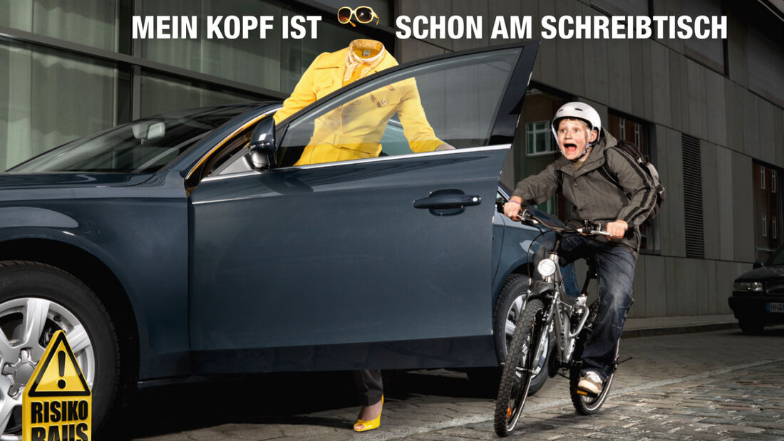 &quot;Risiko raus!&quot; - Motiv &quot;kopfloser Autofahrer&quot; der Präventionskampagne