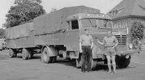 1950er-Lkw: erster Mitarbeiter Rudolph Logistik, sw