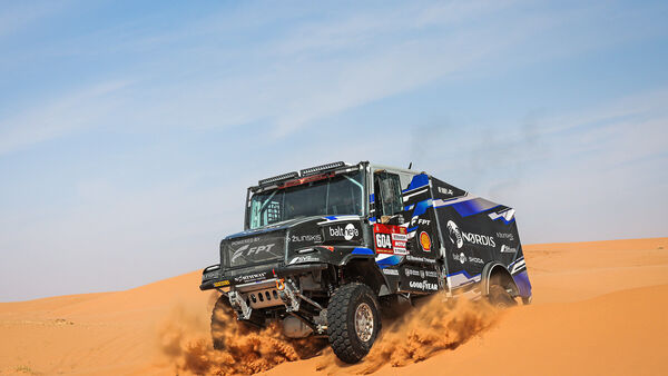 604 ZALA Vaidotas (ltu), FIUZA Paulo (por), VAN GROL Max (ned), NoRDIS De Rooy FPT, Iveco, Camion, action during the Stage 6 of the Dakar 2026, on January 9, 2026 between Haïl and Riyadh, Saudi Arabia