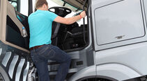Actros ein vierstufieger Kabineneinstieg