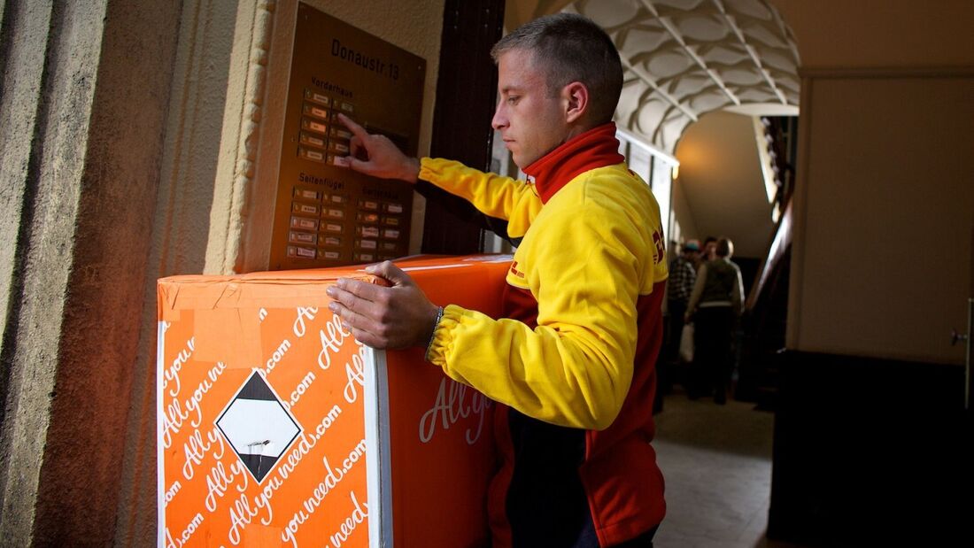 Allyouneed-Zustellung durch DHL.