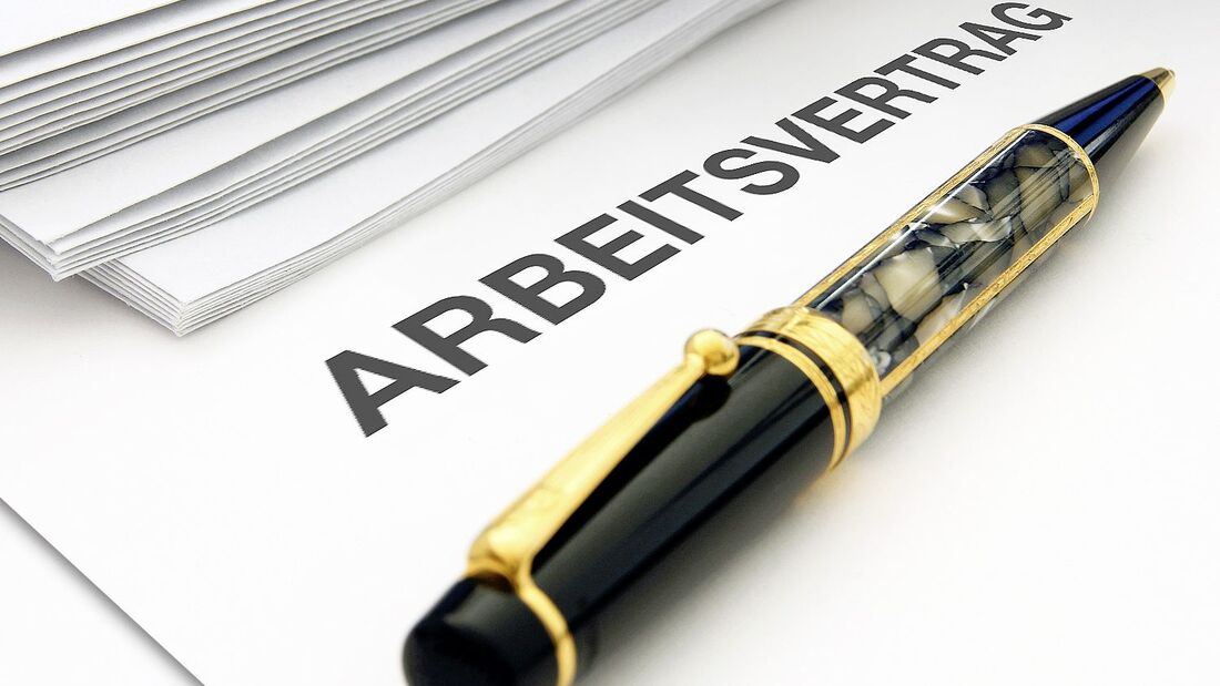 Arbeitsvertrag Fotolia