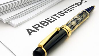 Arbeitsvertrag Fotolia