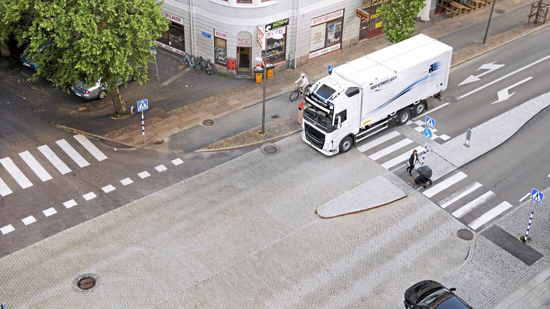 Assistenzsysteme im Lkw