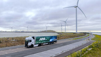 Auf der IAA haben Scania und Juna jetzt eine neue Zwischenbilanz vorgelegt: Inzwischen sind rund 110 Elektro-Lkw des Anbieters in Deutschland, Italien, Polen und den Niederlanden unterwegs.