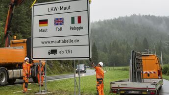 Aufstellung Schild Toll-Collect