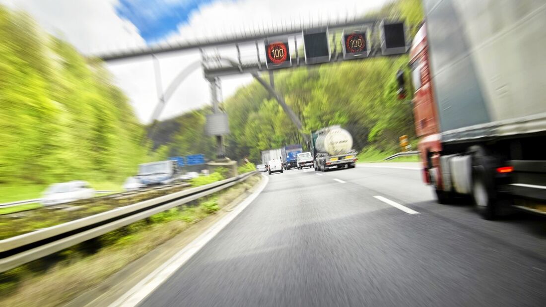 Autobahn, Lkw, Tempolimit, Verkehr, 