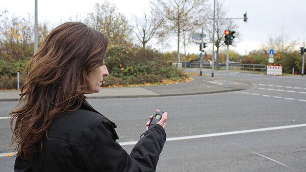 Autobahnkanzlei FF 1/2021, Rechtsanwältin Sofia Karipidou, Wiesbaden, Tatort, Mandant, Telefonat, Stoppuhr