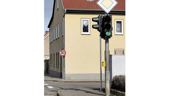 Autobahnkanzlei FF 8/2020, grüne Ampel, Tempo 30