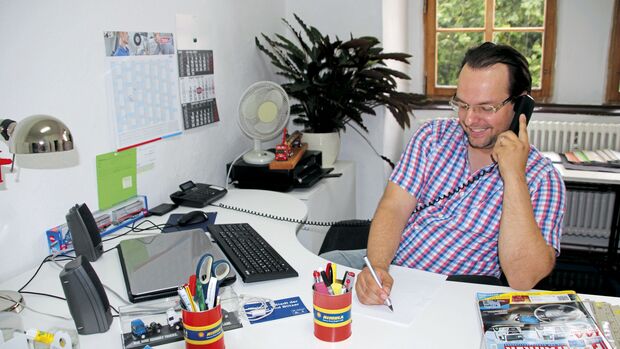Autobahnkanzlei Filiale Berg, Hotline