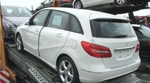 Autobahnschütze: Einschusslöcher an Autos