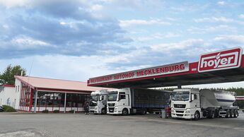 Autohof-Hoyer Mecklenburg Truckstop FF 12/2019 12/19 19306 Neustadt-Glewe Hamburg Berlin A7 Tankstelle 19306 Neustadt-Glewe