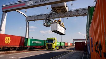 Autonomer MAN TGX unterwegs im DUSS-Terminal in Ulm-Dornstadt