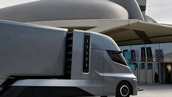 Autonomer Quantron Hyperview Truck mit futuristischem Fahrerhaus und aerodynamischem Aufbau