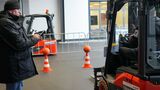 BGHW und LMU München untersuchen Einfluss von Cannabis in der Intralogistik – akuter Konsum wirkt sich auf Koordination und Feinmotorik aus.