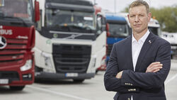 BGL-Vorstandssprecher Prof Dr Dirk Engelhardt auf Lkw-Parkplatz