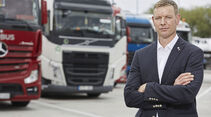 BGL-Vorstandssprecher Prof Dr Dirk Engelhardt auf Lkw-Parkplatz