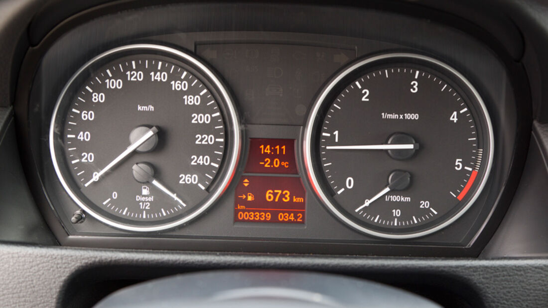 BMW X1 s-Drive 20d, Rundinstrumente, Tacho