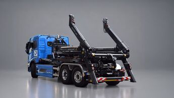 Bei GEKA waren bislang zwei Diesel-Lkw für unterschiedliche Transportaufgaben nötig. Ein Volvo FM Electric soll beide ersetzen – mit einem ungewöhnlichen Wechsel zwischen Abroll- und Absetzkipper.