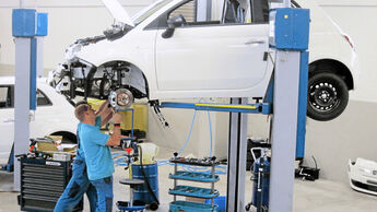 Beim Auto-Service und Umschlag-Center Mosolf (ACM) entstehen Kleinserien und Umbauten.