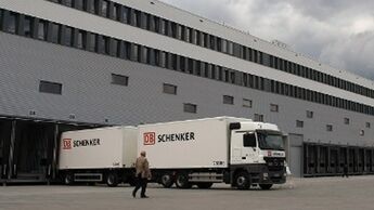 Beschaffungslogistik: Daimler vertraut Schenker