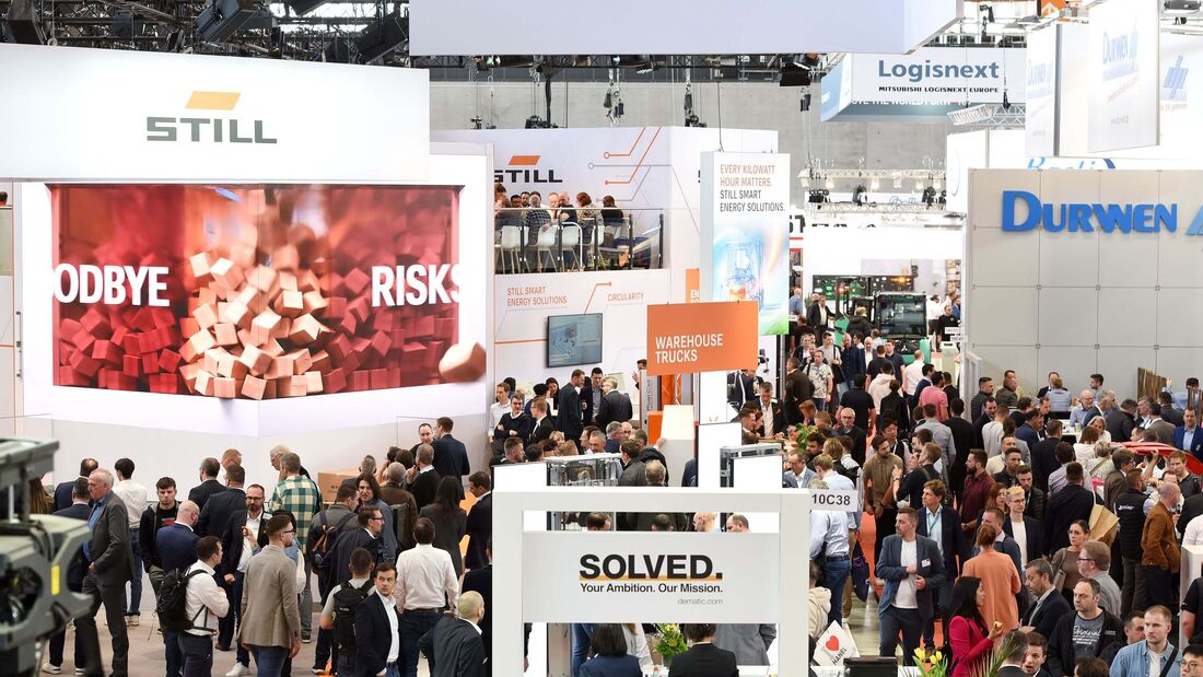 Besucherandrang auf der Intralogistik-Messe Logimat 2024.