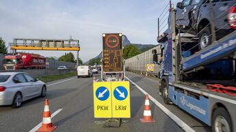 Bilder einer Lkw-Blockabfertigung auf der Inntal-Autobahn A12 in Tirol