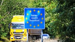 Binnenhandel in der EU: Lkw an der deutsch-französischen Grenze