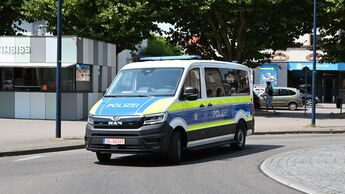 Bis zu 1.000 neue Transporter können Bundespolizei und Bereitschaftspolizeien in den kommenden vier Jahren erhalten. Als Basis dient der MAN TGE 3.180 – den eigentlichen Polizeiumbau übernimmt ein Spezialist.