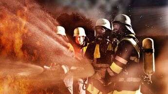 Brand, Feuerwehr, Einsatz, Flammen, Feuerwehrmänner, löschen