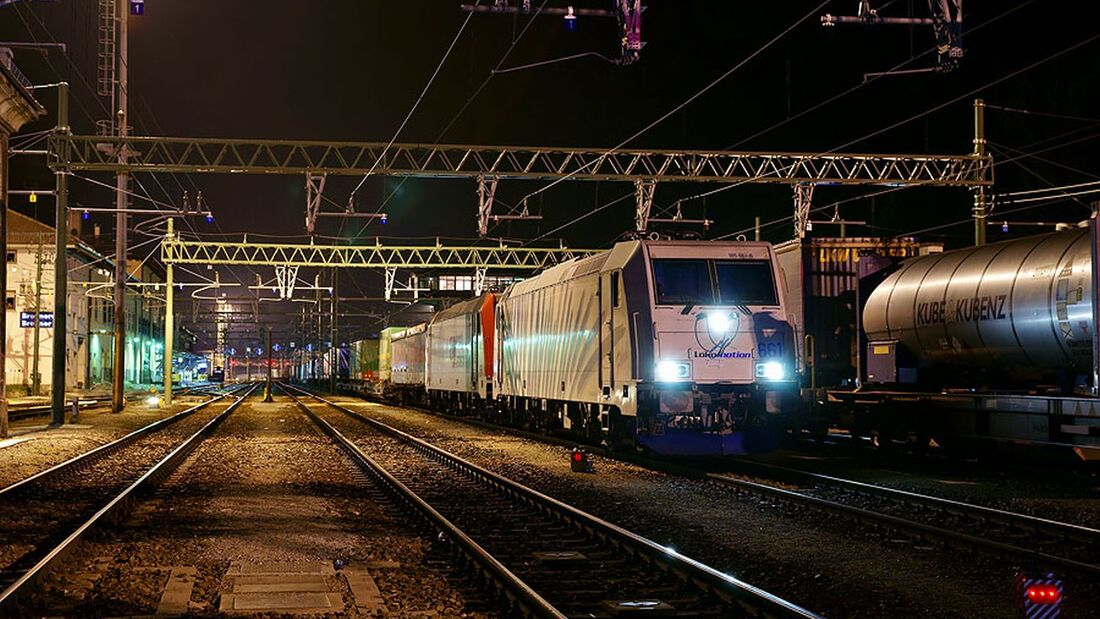 Brenner, Bahnhof, Nacht, Kombiverkehr