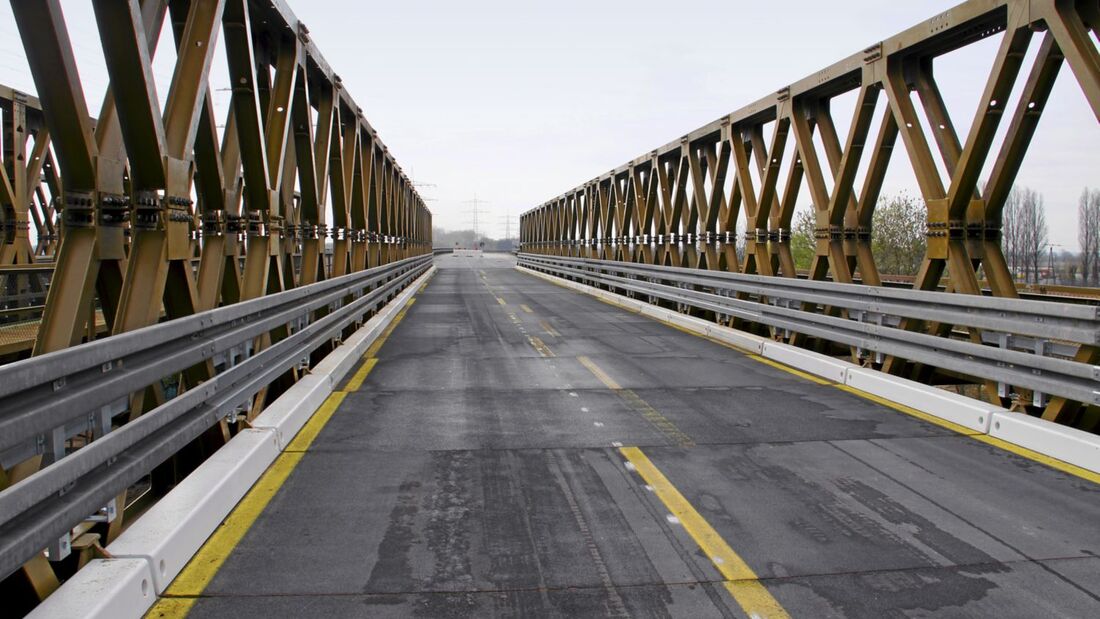 Brücke, Behelfsbrücke, Baustelle, Sperrung