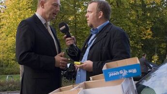 Bundesverkehrsminister Wolfgang Tiefensee (SPD) und FERNFAHRER Nightshow-Moderator André Sahorn