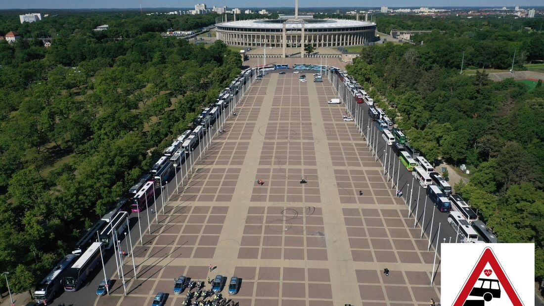 Bus-Demo durch Berlin