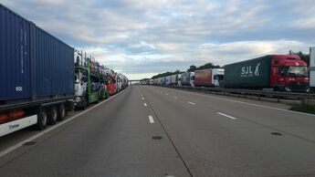 Calais, Dover, Eurotunnel, Operation Stack