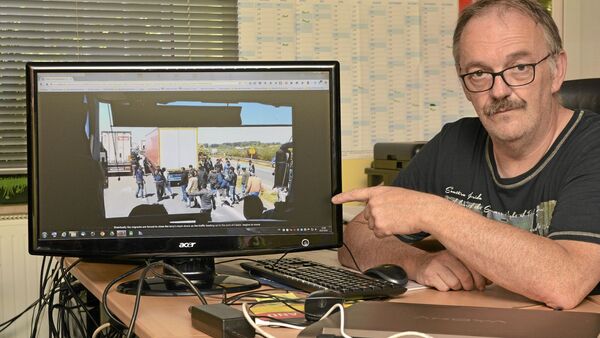 Calais, Migranten, Menschenschmuggel, blinger, Passagier