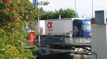 Cargoline-Lkw bei Tag