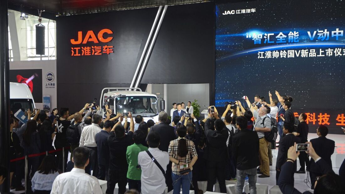 China Messe Genlyon Jinlomg AC Bua Chinese Truck Year Ctoy CN Boss Vollelektrobus hino Chana 