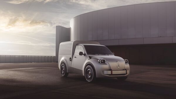 Citroën erinnert mit dem 2CV Fourgonnette Concept an einen seiner bekanntesten Kleintransporter. Die neue Kastenente ist elektrisch gedacht, bleibt aber vorerst eine Designstudie ohne konkrete Serienpläne.