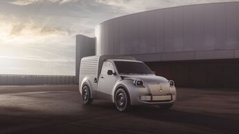 Citroën erinnert mit dem 2CV Fourgonnette Concept an einen seiner bekanntesten Kleintransporter. Die neue Kastenente ist elektrisch gedacht, bleibt aber vorerst eine Designstudie ohne konkrete Serienpläne.