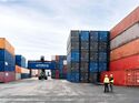 Container-Umschlag am Rhenus-Terminal