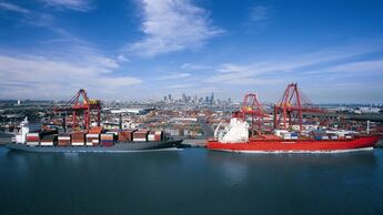 Containerschiffe, Container, Schiffe, Containerschiffahrt, Seehafen, Hafen