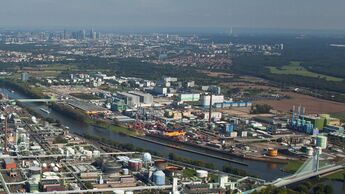 Containerterminal im Industriepark Höchst