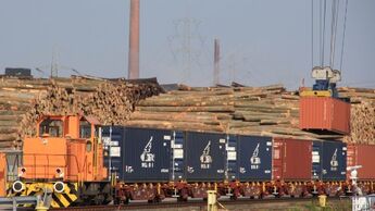 Containerzug nach Antwerpen startet