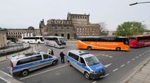 Corona-Bus-Korso durch Dresden