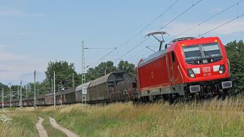 DB Cargo mit Ellok Baureihe 187 im Einzelwagenverkehr