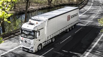 DB Schenker ist Logistikpartner des MERCEDES AMG PETRONAS Formel 1 Teams